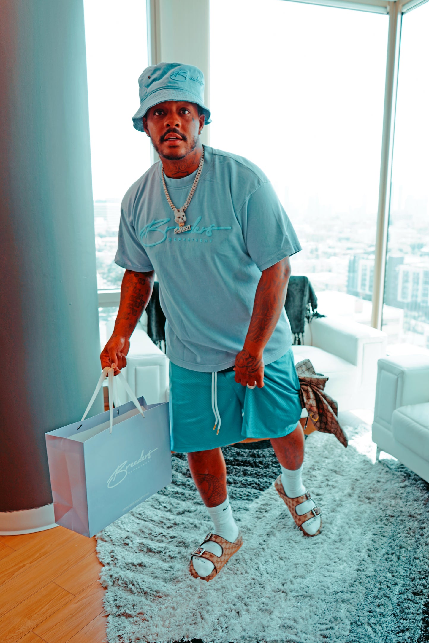 SIGNATURE COLLECTION BUCKET HAT